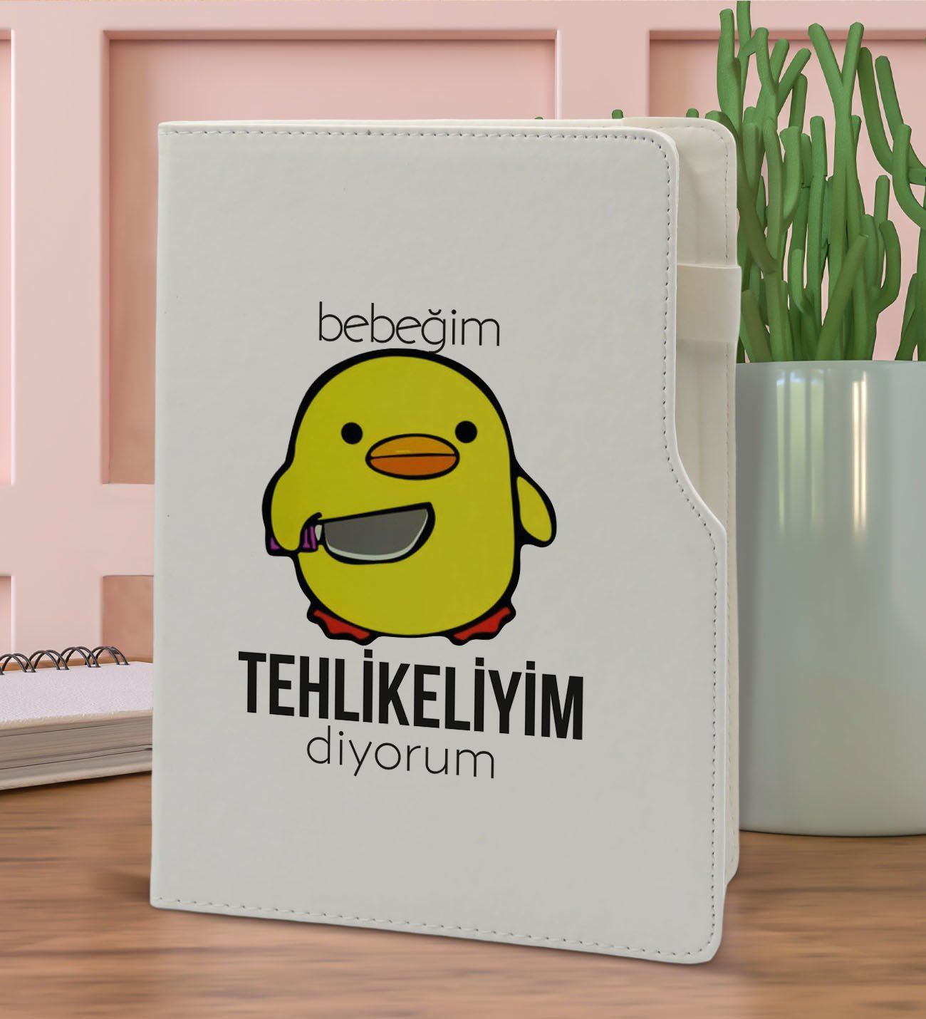 BK Gift Bebeğim Tehlikeliyim Diyorum Tasarımlı Beyaz Termo Deri Not Defteri 15x21cm-1