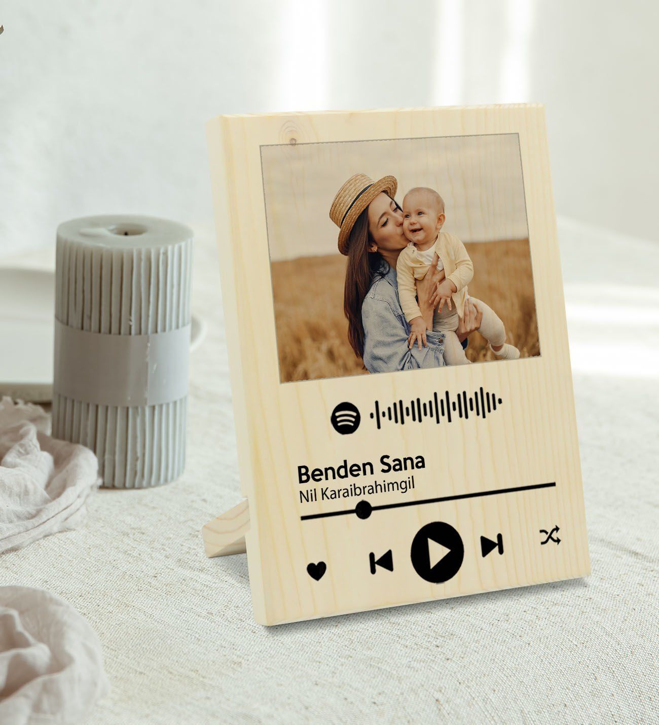 BK Gift Kişiye Özel Anne-Bebek Temalı Fotoğraflı Spotify Barkodlu Dekoratif Ahşap Çerçeve