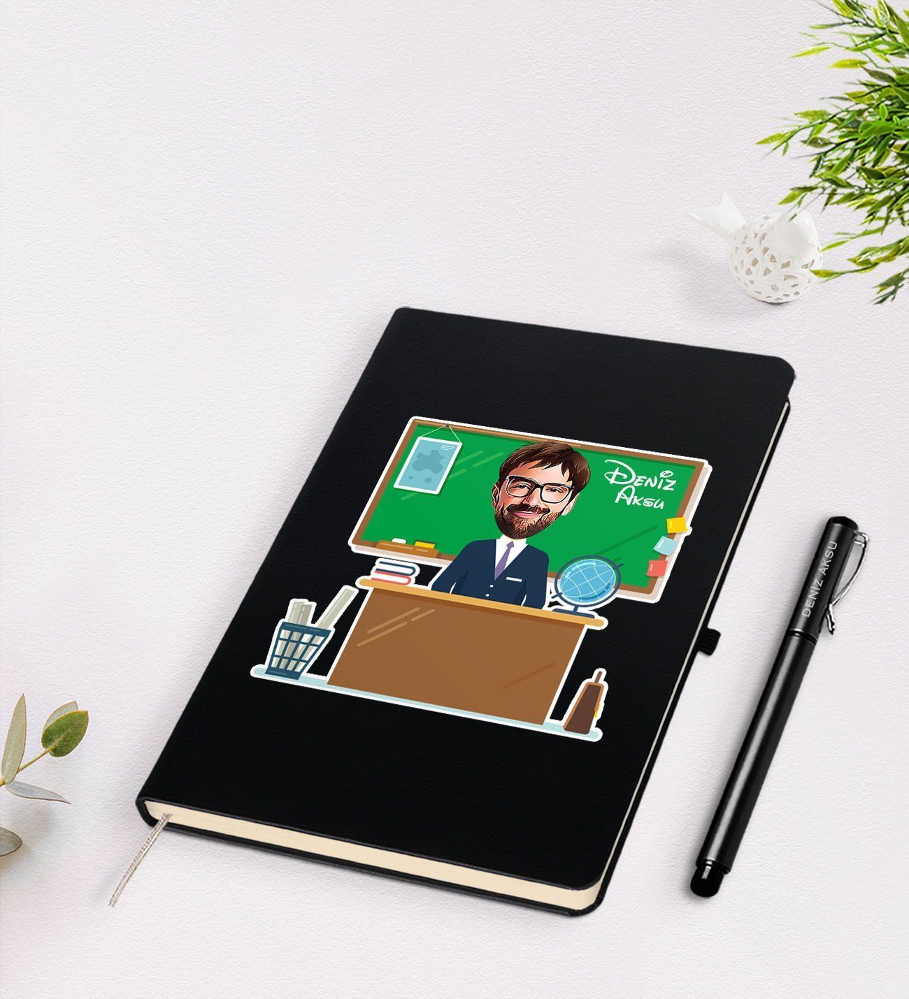 BK Gift Kişiye Özel Coğrafya Öğretmeni Karikatürlü Siyah Defter Kalem Seti - 2