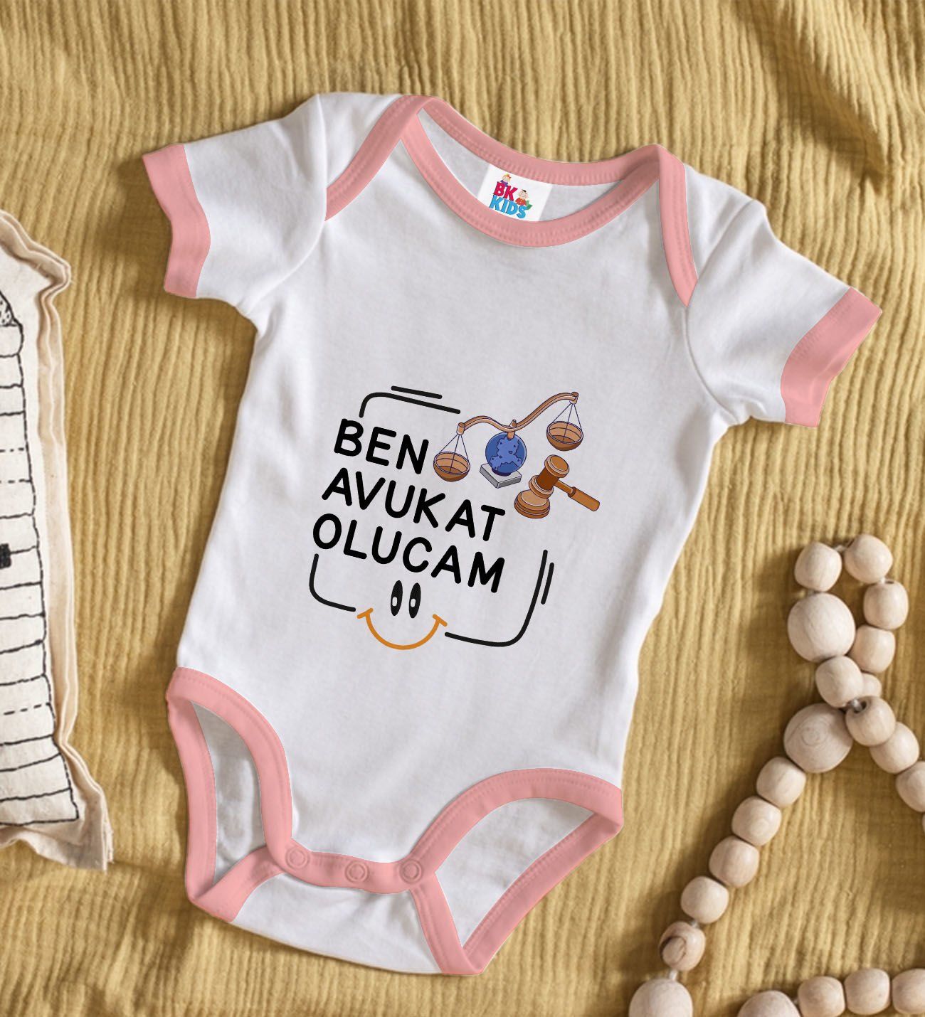 BK Kids Avukat Olucam Tasarımlı Pembe Bebek Body Zıbın-1